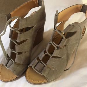 Melrose and Market wedges